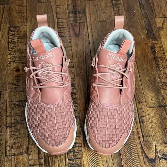 Reebok Furylite Woven Sneakers
Rustic clay desert stone and Chalk size 7 - Picture 6 of 17